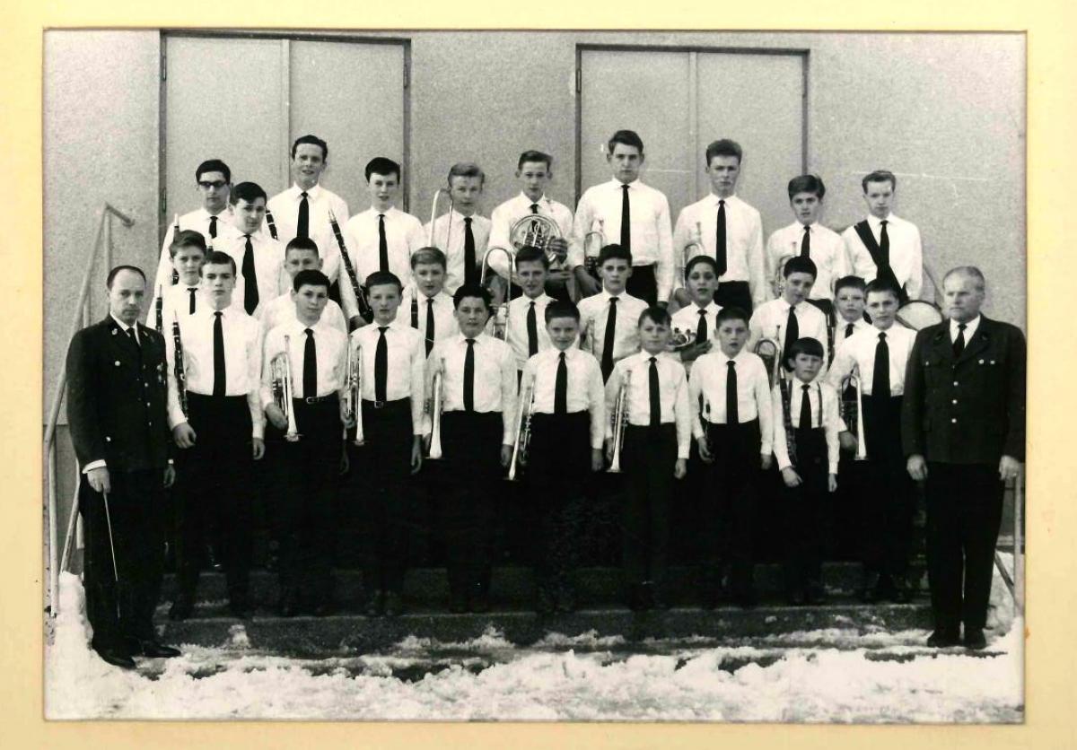 Jugendkapelle der Werkskapelle Phönix-Stahlwerke Mürzzuschlag-Hönigsberg (1963) - Leitung Franz Oswald (2)